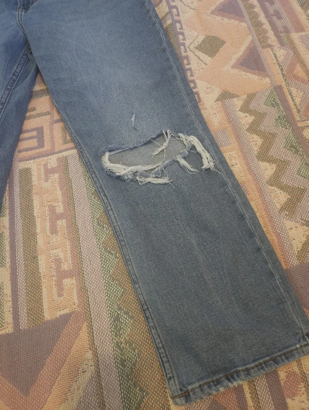 Abercrombie & Fitch Ultra High Rise Ankle Straight Distressed Jeans 29 Regular